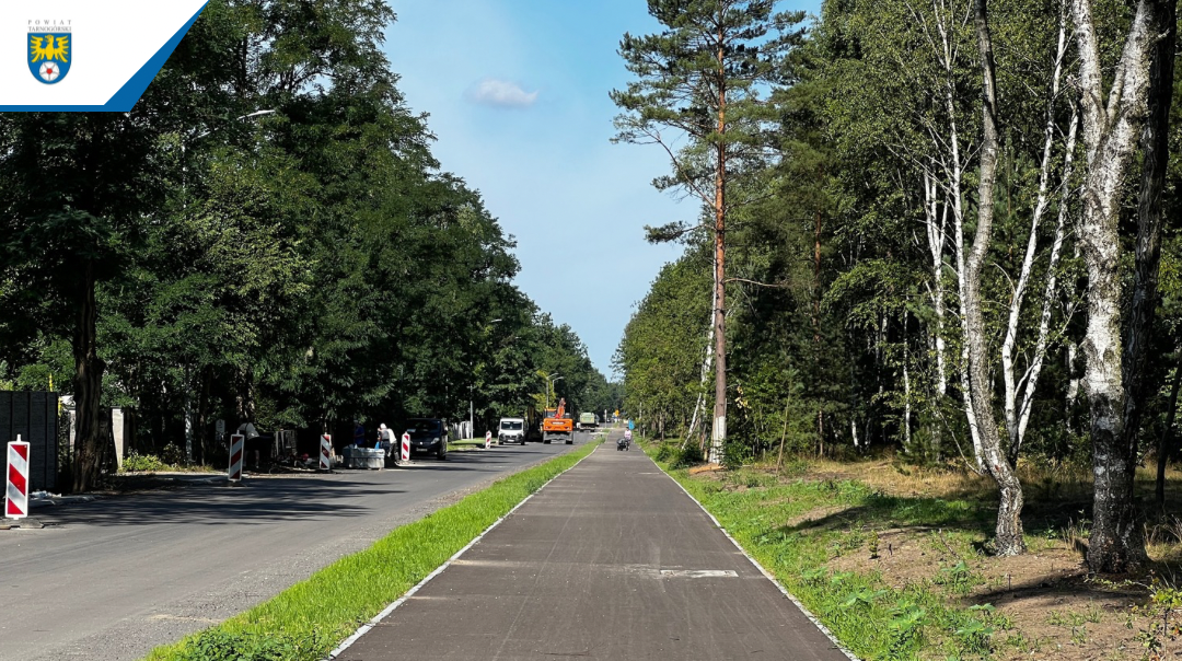 Ulica Grzybowa zmienia swoje oblicze. Prace w toku, pierwsi rowerzyści już korzystają z trasy